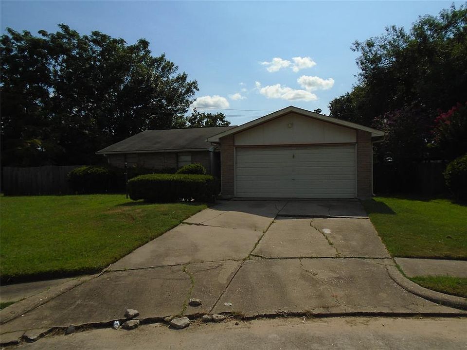 1st image of 5527 Condon Ln