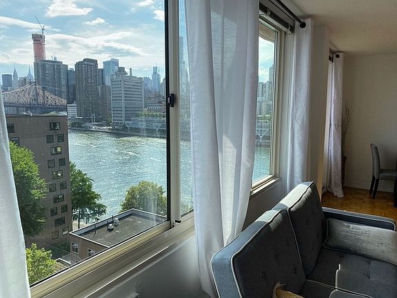4th image of 555 Main St Unit 1106