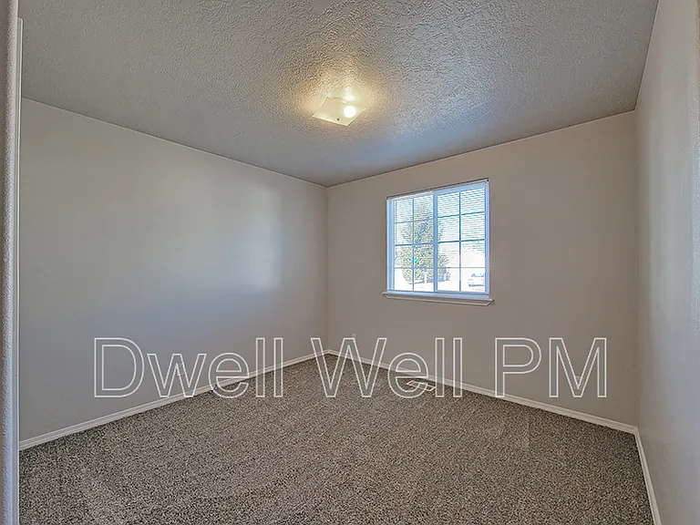 2903 E Ohio Ave — Photo 8