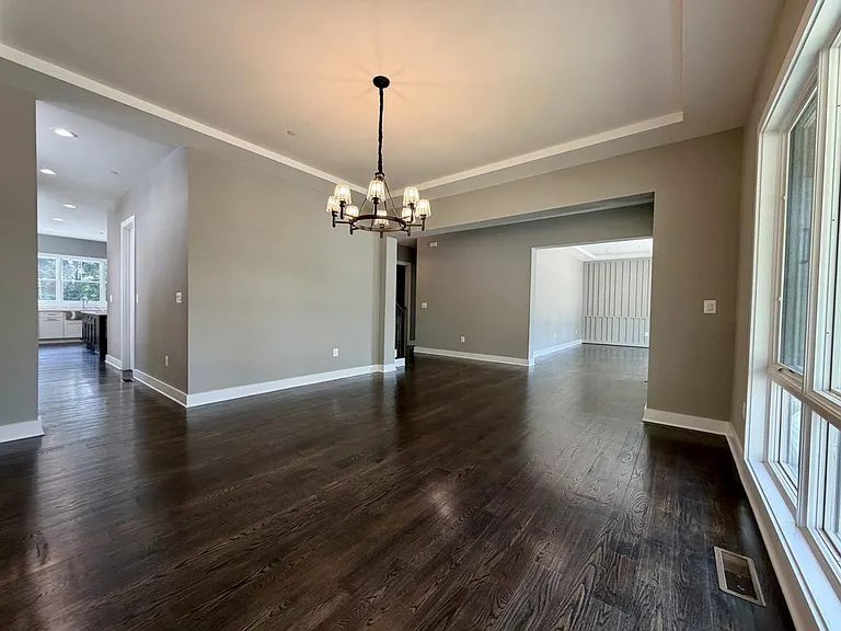 5514 McKinley St — Photo 8