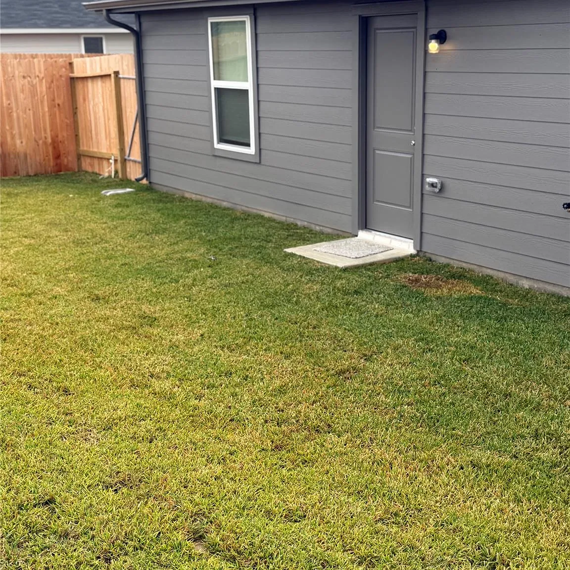 4 bed, 2.0 bath, $1,950 — Photo 2