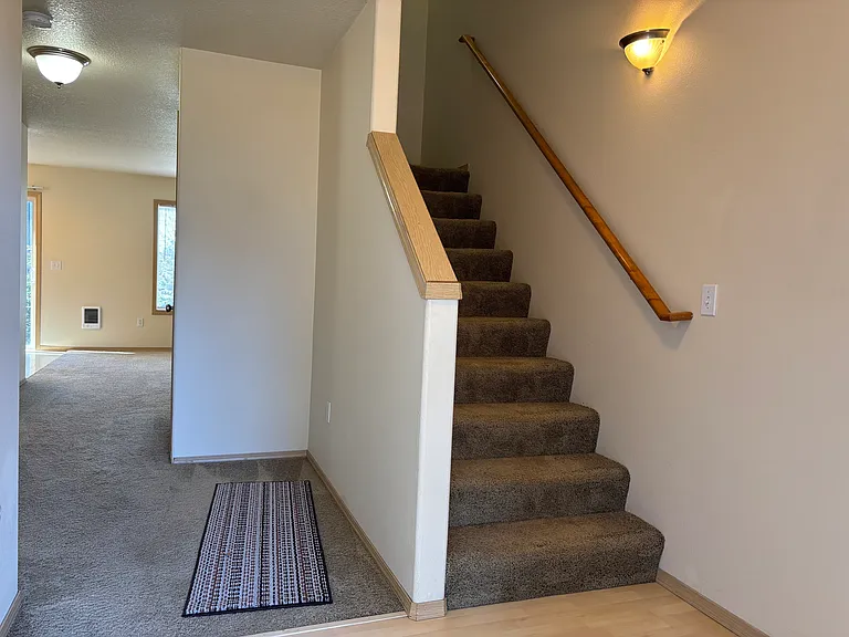 18075 Bluff Rd — Photo 15