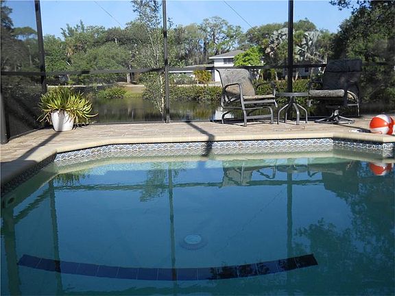 3rd image of 3400 Tanglewood Dr