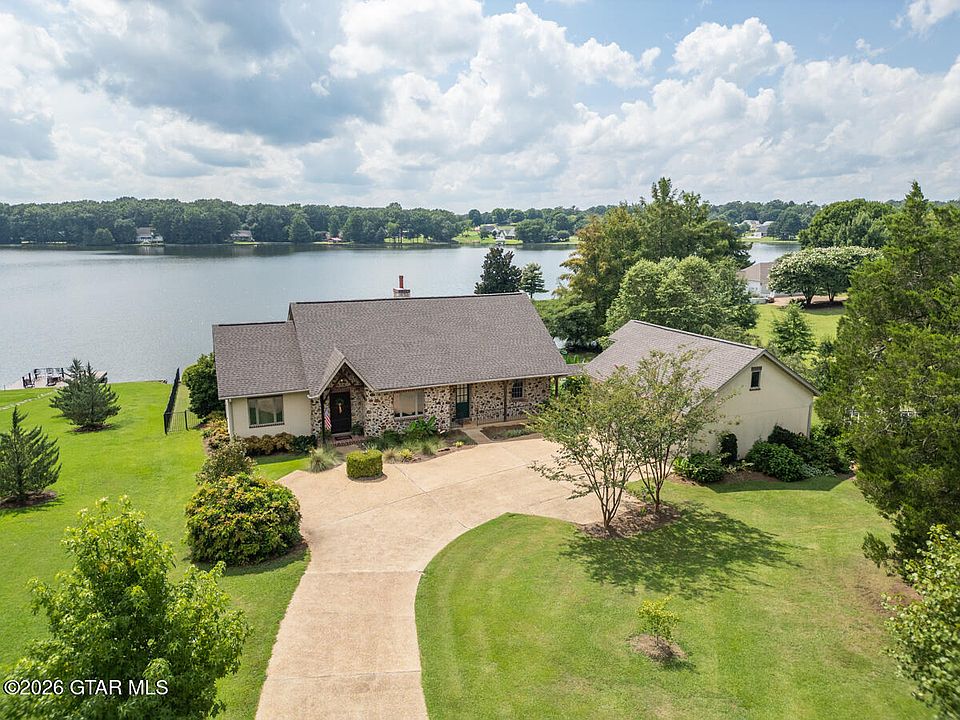 1st image of 265 E Lakeshore Dr