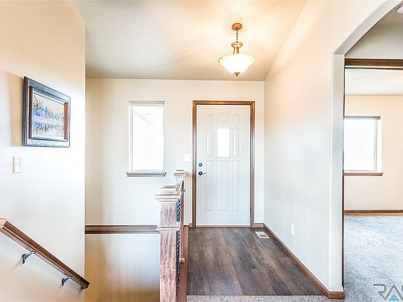 4th image of 422 Quinn Ave