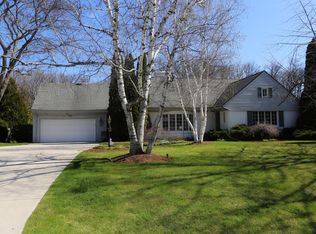 740 E Bay Point Rd, Bayside, WI 53217