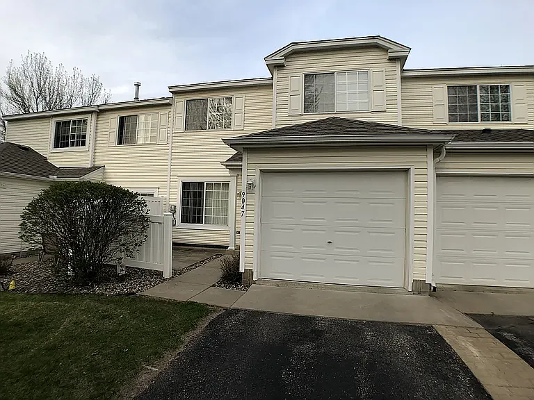 2 bed, 1.5 bath, 1205 sqft, $1,950 — Photo 1