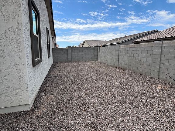 4th image of 10958 W Taylor St