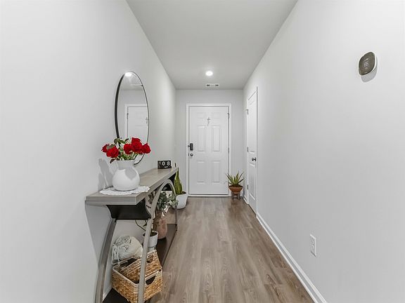 2nd image of 304 Burgess Ln