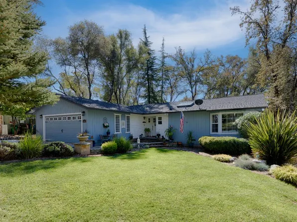 11951 Torrey Pines Dr, Auburn, CA 95602