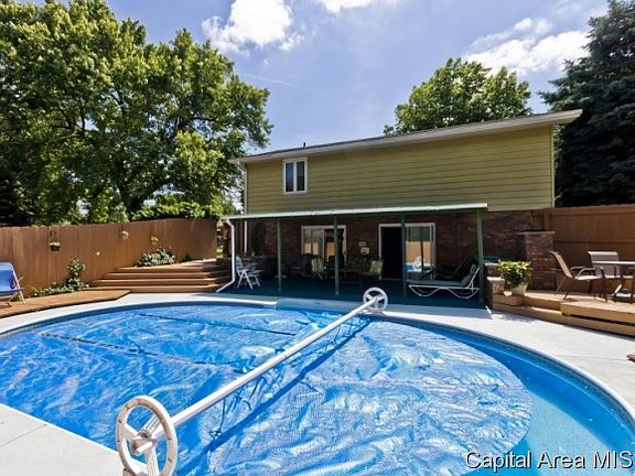 5th image of 15 Holiday Ln