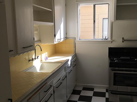 3rd image of 288 Mastick Ave