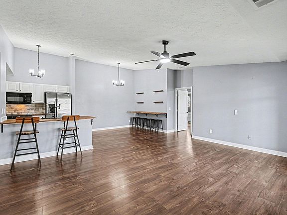 5th image of 592 Ivy Ridge Dr