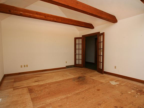 4th image of 1701 W Interlochen Dr