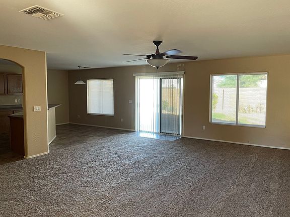 3rd image of 926 E Mayfield Cir