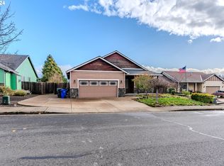 655 S Taylor Ct, Molalla, OR 97038