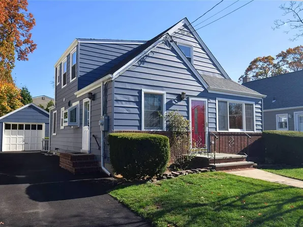 45 Winthrop Street, Lynbrook, NY 11563