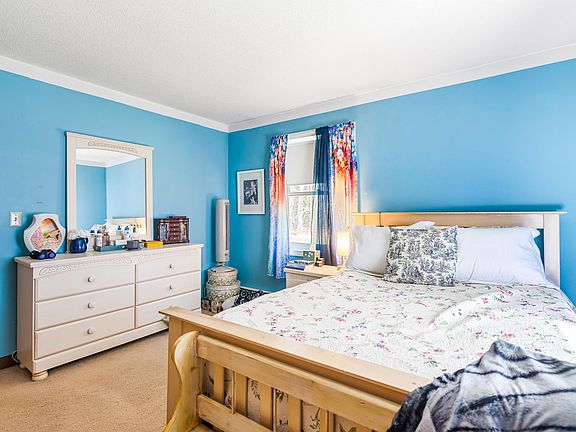 5th image of 37 Alice Drive #17