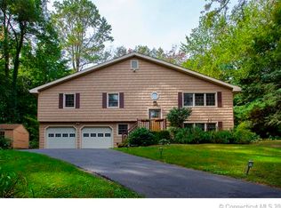 3 Ledgewood Dr, Sherman, CT 06784