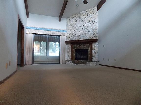 4th image of 157 Deer Lake Cir