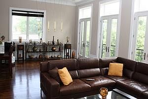 1st image of 838 N Winchester Ave APT 1