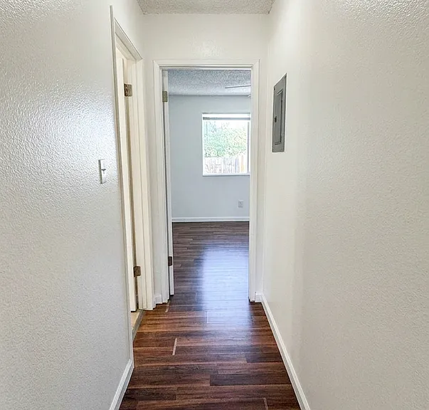 450 Laurel St — Photo 4