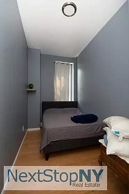 Rented by NextStopNY | media 50