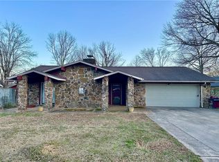 2732 W Highland Cir, Rogers, AR 72756