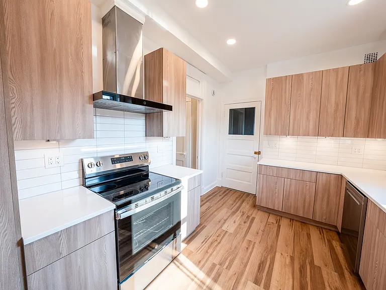 1458 W Foster Ave #1 — Photo 6