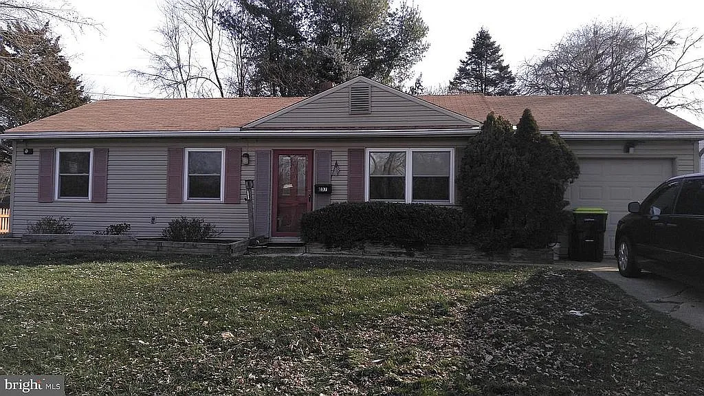 637 Boxelder Dr photo 1