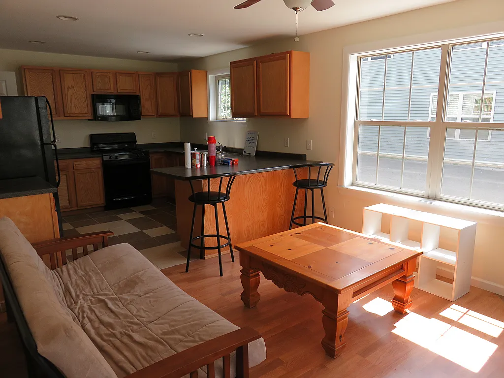 135A Kendall- Move in 8/1/2026 — Photo 3
