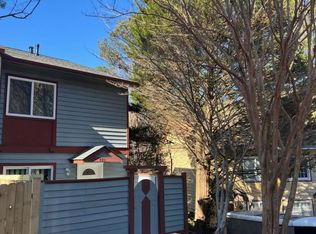 481 Northridge Crossing Dr, Atlanta, GA 30350