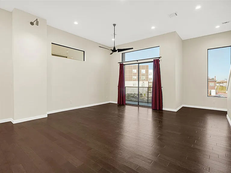 2317 Eagle St — Photo 14