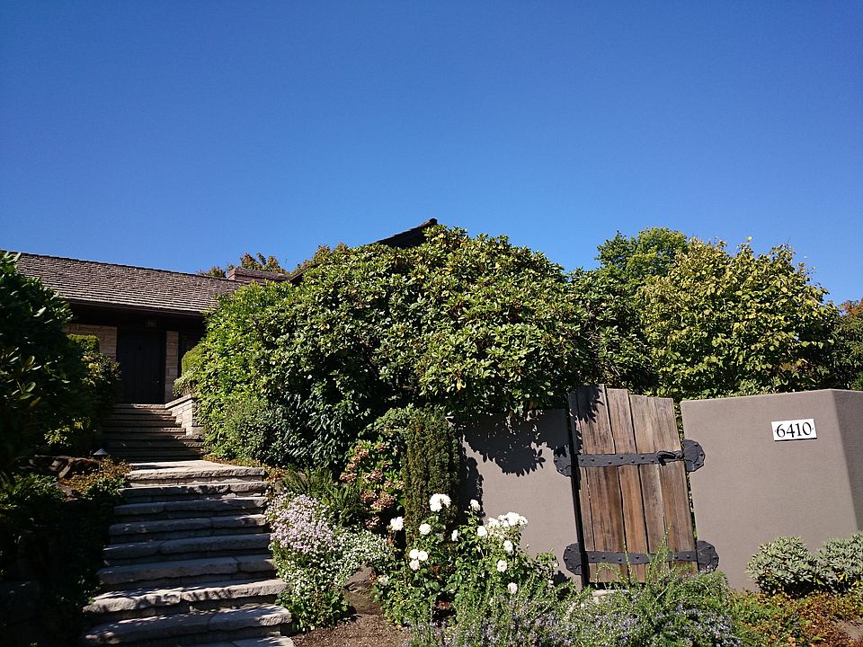 2nd image of 6410 NE Windermere Rd