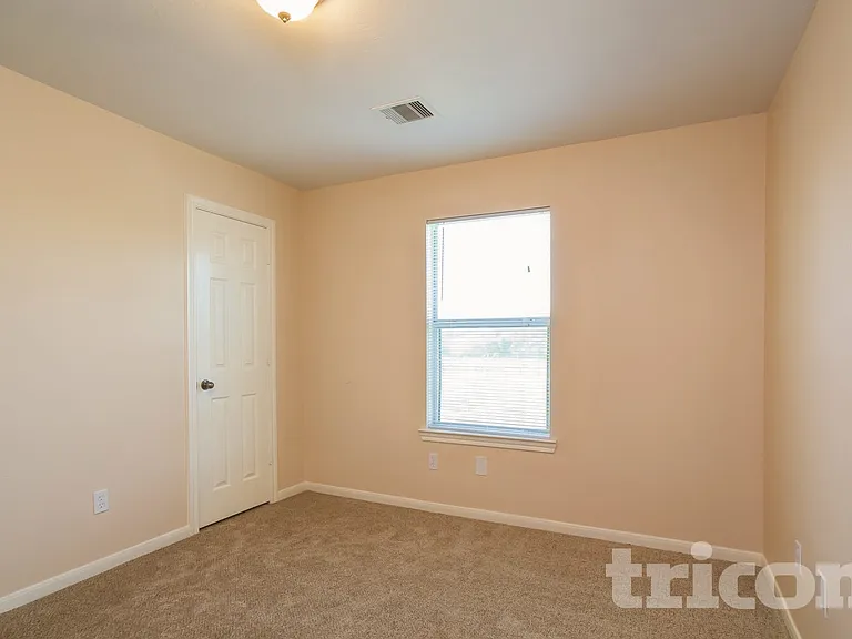 11403 Carla St — Photo 12
