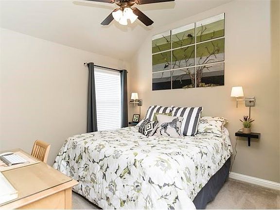 5th image of 2852 Angelina Dr