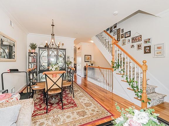 5th image of 300 Lamberts Ln