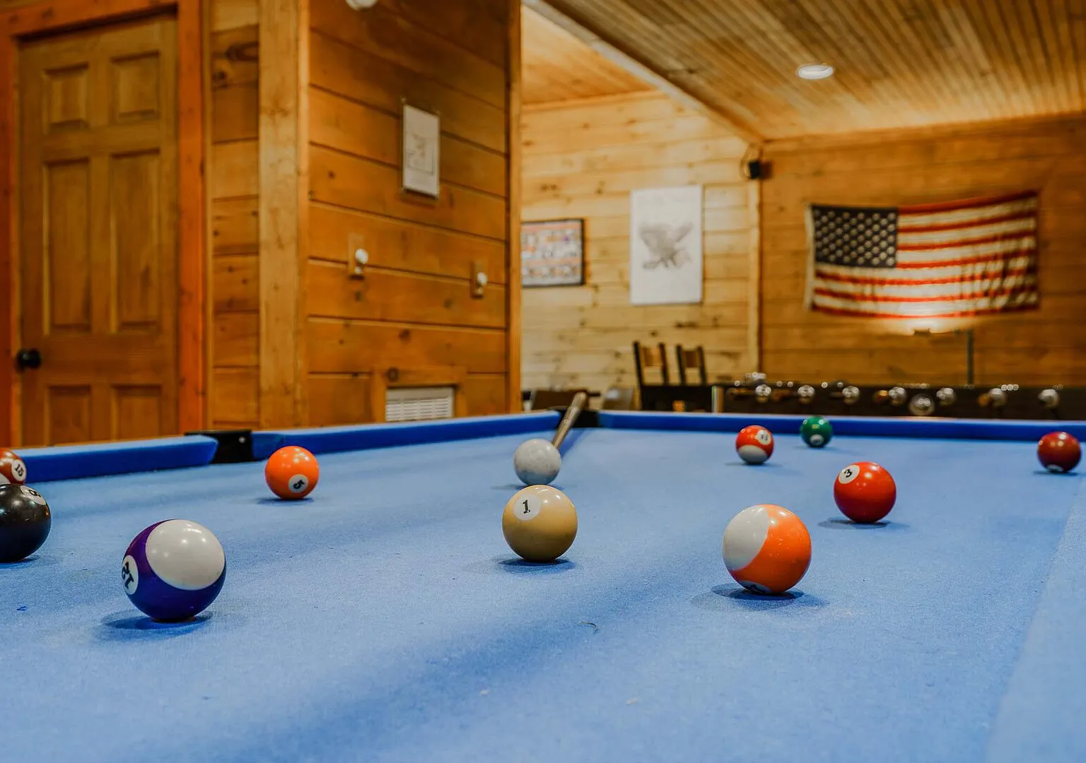 Cabin w/ Private Hot Tub Game Room 2 Decks — Photo 3