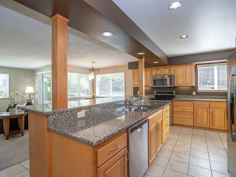 4322 Soundview Dr W, University Place, WA 98466 Zillow