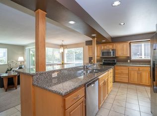 4322 Soundview Dr W, University Place, WA 98466