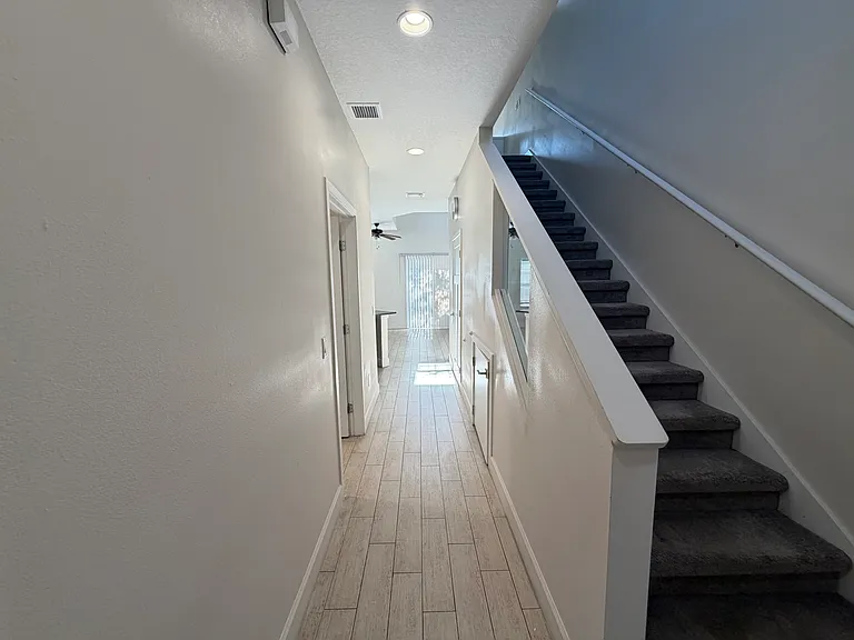 2110 Penny Ln — Photo 2