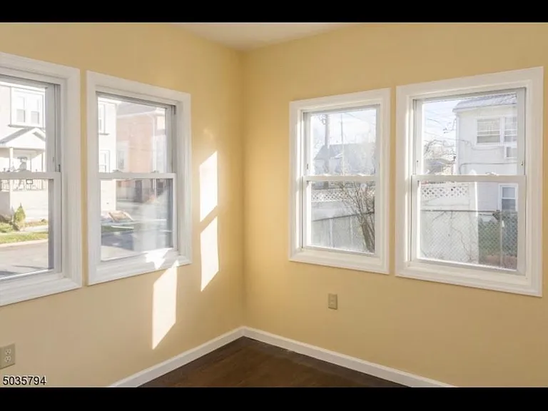 1030 Frank St #2 — Photo 14