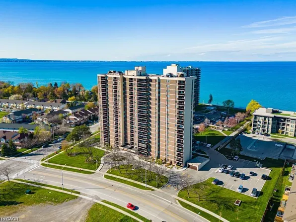 301 Frances Ave #704, Hamilton, ON L8E 3W6