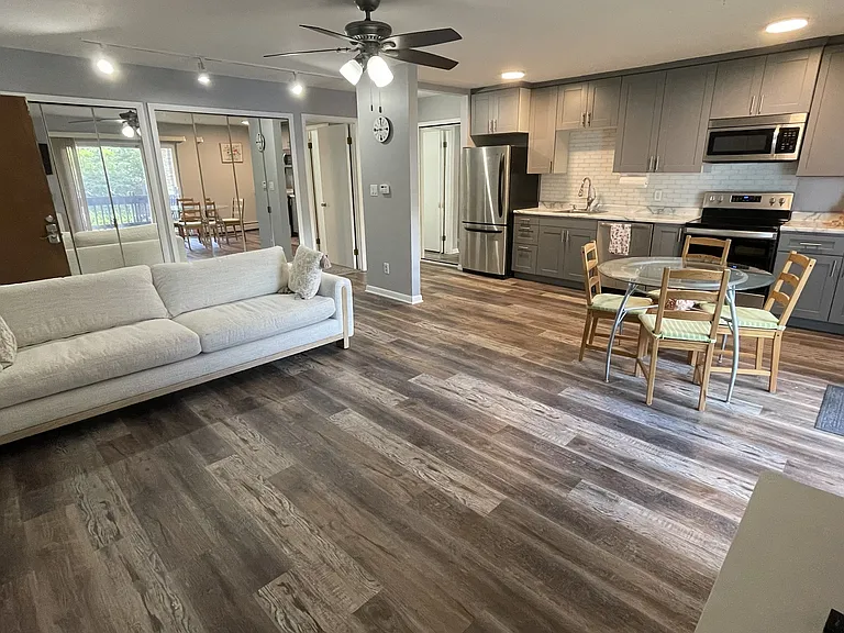 250 N Liberty St #205 — Photo 5