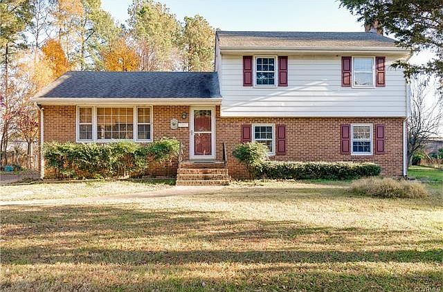 1st image of 4 Stuttaford Dr