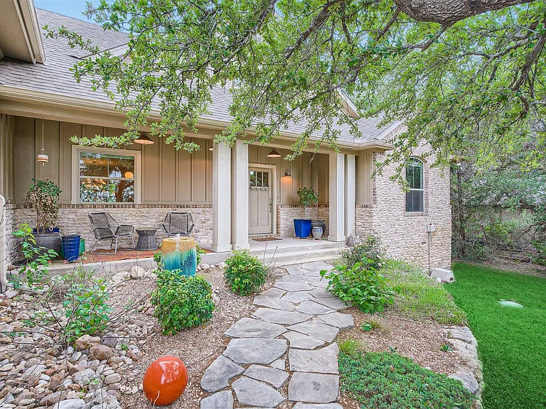 21825 Briarcliff Dr — Photo 3