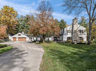 2326 W Buell Rd, Oakland, MI 48363