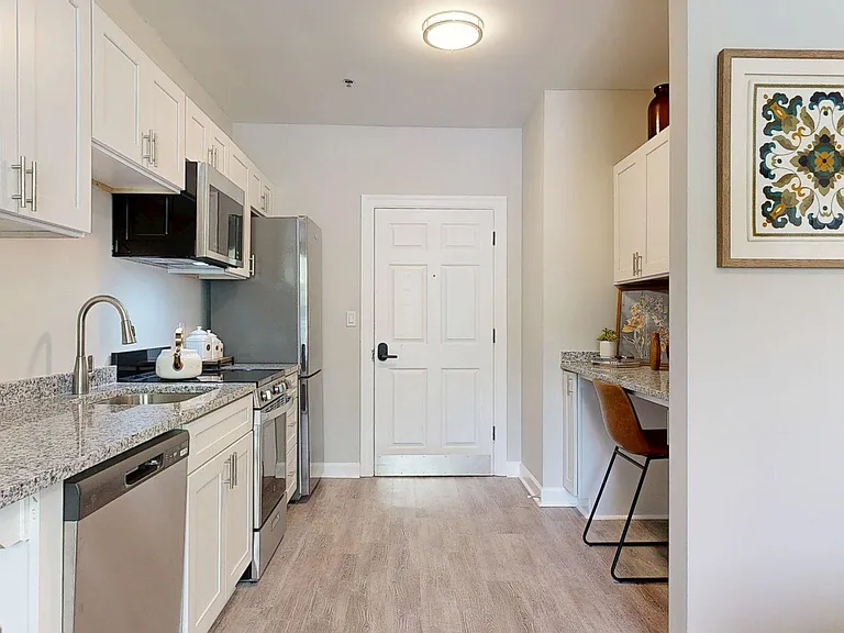 Buckhead Flats — Photo 46