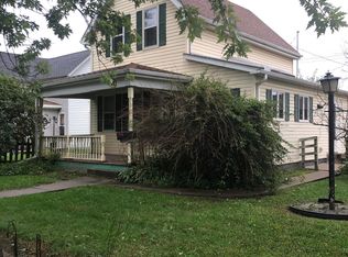 1411 Pershing Blvd, Clinton, IA 52732