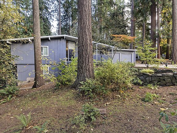 3rd image of 1180 SE 38th Ave